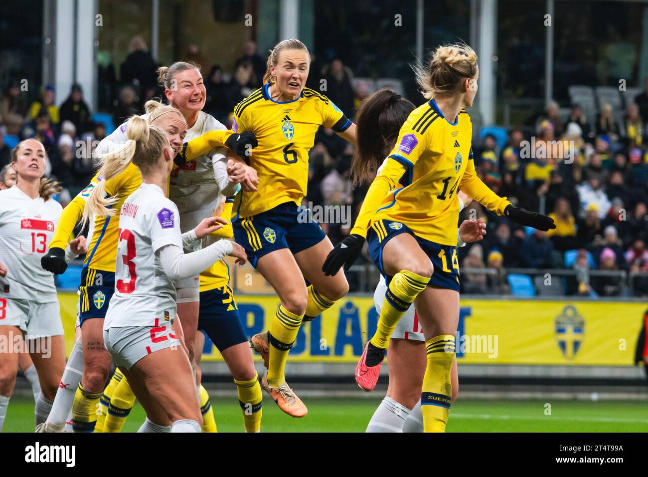 Göteborg, Schweden. Oktober 2023. Magdalena Eriksson (6) aus Schweden wurde während des Spiels der UEFA Nations League zwischen Schweden und der Schweiz bei Gamla Ullevi in Göteborg gesehen. (Foto: Gonzales Photo - Amanda Persson). Stockfoto