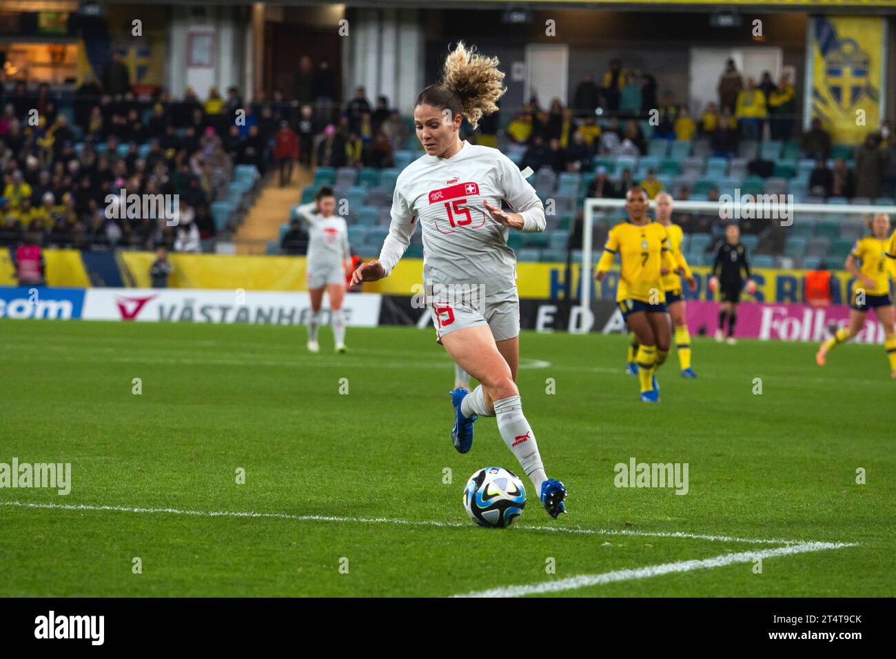 Göteborg, Schweden. Oktober 2023. Luana Bühler (15) aus der Schweiz, die beim Spiel der UEFA Nations League zwischen Schweden und der Schweiz bei Gamla Ullevi in Göteborg zu sehen war. (Foto: Gonzales Photo - Amanda Persson). Stockfoto