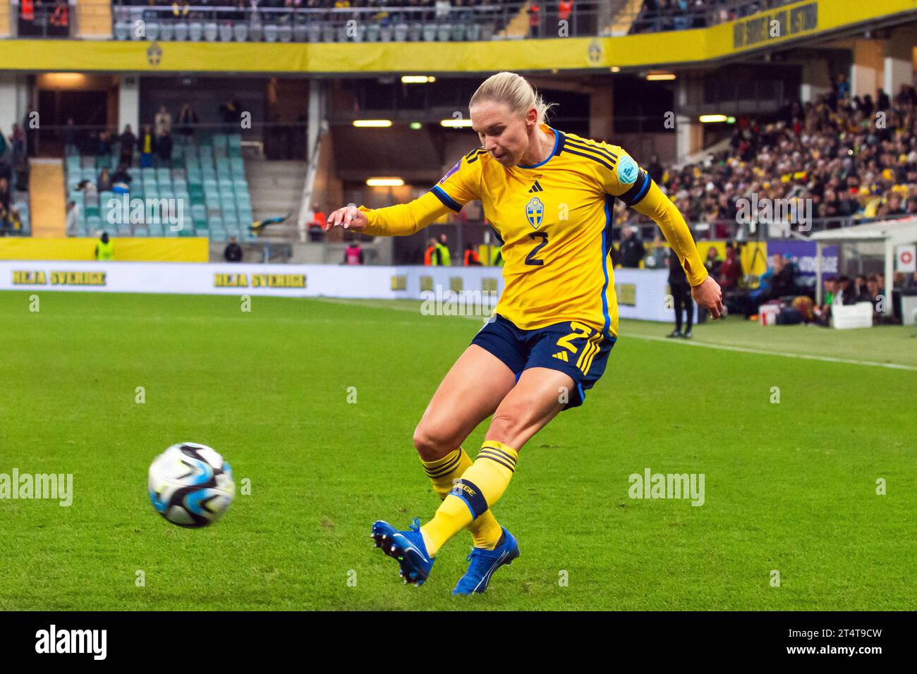 Göteborg, Schweden. Oktober 2023. Jonna Andersson (2) aus Schweden beim Spiel der UEFA Nations League zwischen Schweden und der Schweiz bei Gamla Ullevi in Göteborg. (Foto: Gonzales Photo - Amanda Persson). Stockfoto