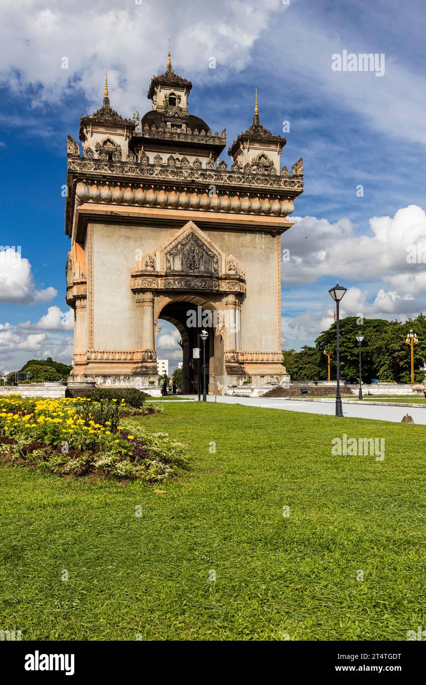 Patuxay (Patuxai), Victory Gate, Anousavary (Anosavari) Denkmal, Avenue Lane Xang, Vientiane, Laos, Südostasien, Asien Stockfoto