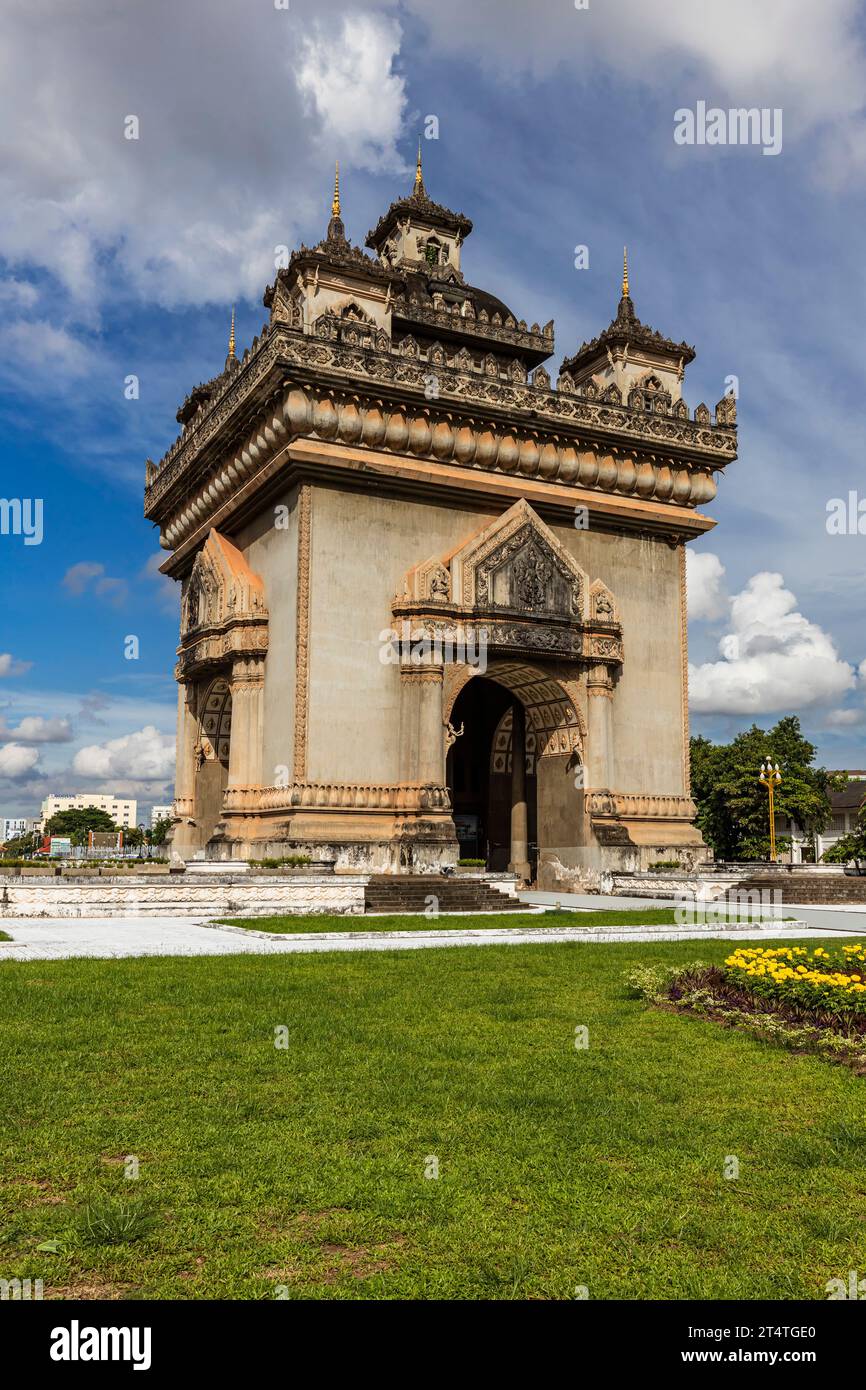 Patuxay (Patuxai), Victory Gate, Anousavary (Anosavari) Denkmal, Avenue Lane Xang, Vientiane, Laos, Südostasien, Asien Stockfoto