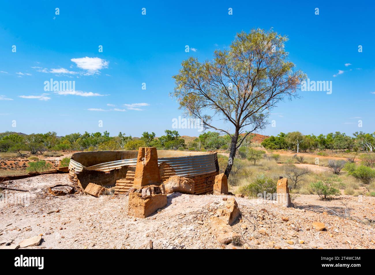 Relikte der alten Goldmine Twenty Mile Sandy Creek in den Pilbara Goldfeldern, Skull Springs Road, Western Australia, Australien Stockfoto