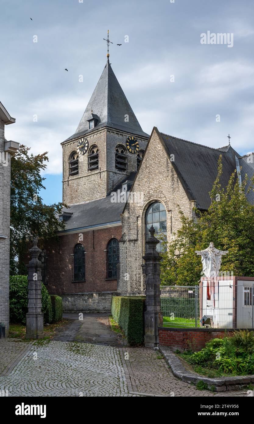 Wolvertem, Flämisch Brabant, Belgien, 14. Oktober 2023 - katholische Kirche Saint Laurent des Dorfes Stockfoto