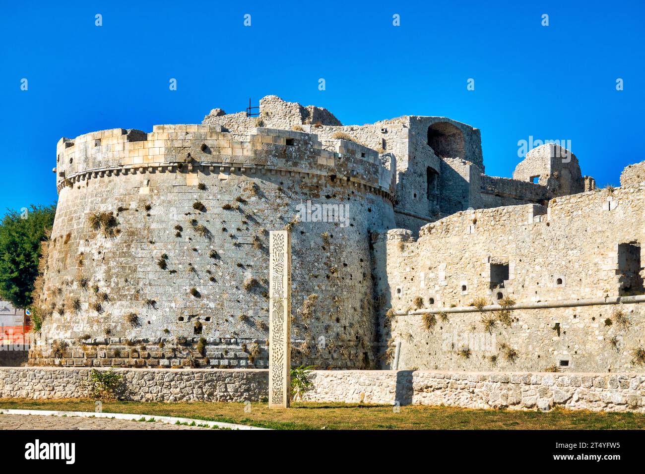 Bollwerk des Schlosses von Monte Sant'Angelo, Italien Stockfoto