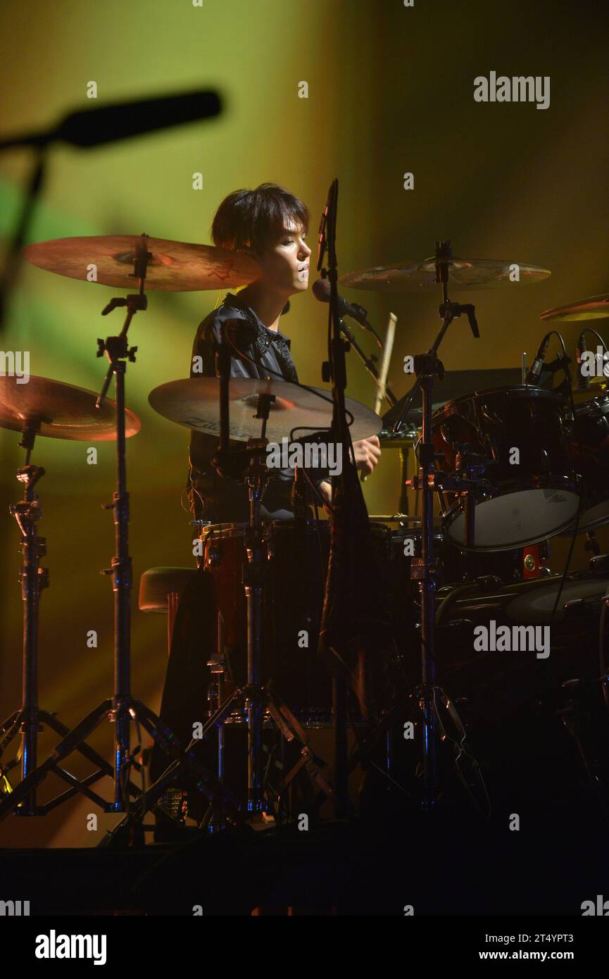 MIAMI, FLORIDA – OKTOBER 31: Lee Ha-joon von der koreanischen Indie-Rock-Band THE ROSE tritt live auf der Bühne der Dawn to Dusk Tour im James L. Knight Center am 31. Oktober 2023 in Miami auf. (Foto: JL/SIPA USA) Credit: SIPA USA/Alamy Live News Stockfoto