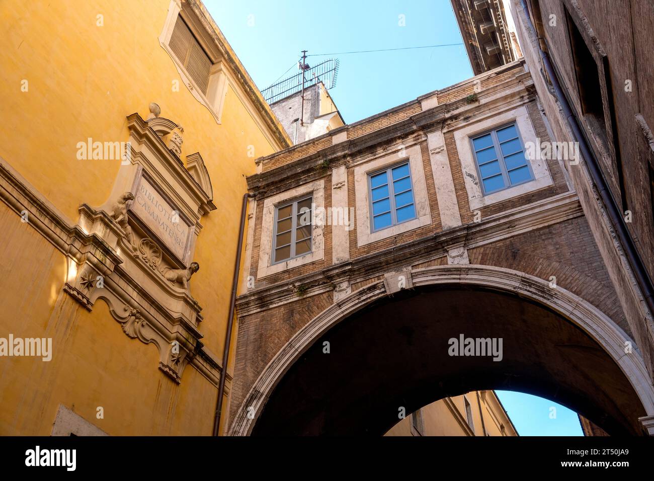 Überdachter Korridor der Biblioteca Casanatense, Rom, Italien Stockfoto