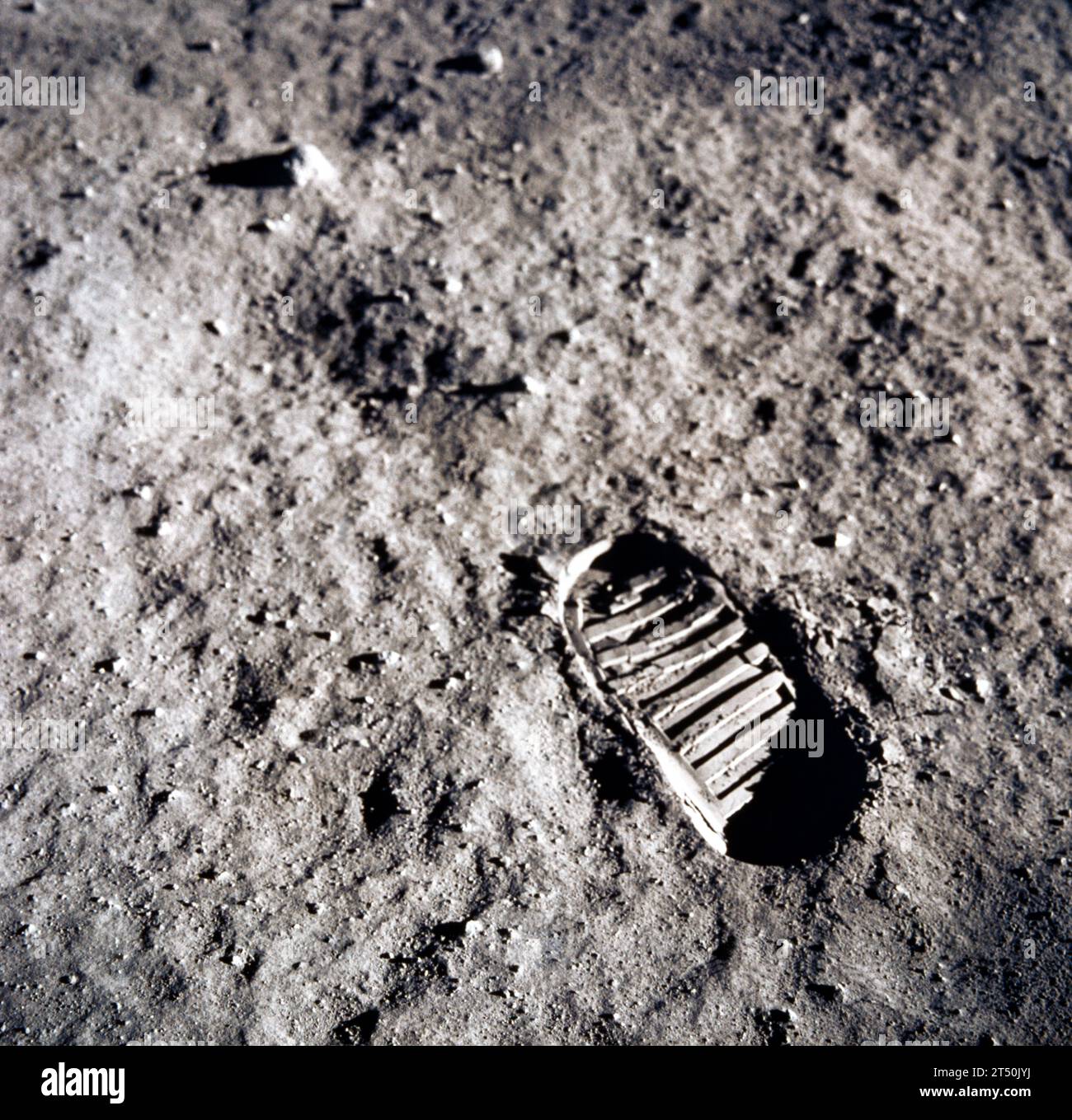 Blick auf Edwin „Buzz“ Aldrin's Bootprint auf dem Mondboden einer der ersten Fußabdrücke auf dem Mond während der Mission Apollo 11 am 20. Juli 1969 Stockfoto
