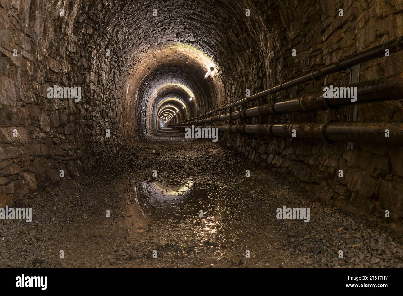 Tunnel einer historischen Bergbaustätte Stockfoto