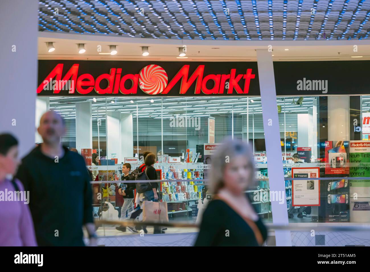 Einkaufszentrum Milaneo, Europaviertel Stuttgart. Media Markt./02.11.2023, Stuttgart, Baden-Württemberg, Deutschland, Europa *** Einkaufszentrum Milaneo, Europaviertel Stuttgart Media Markt 02 11 2023, Stuttgart, Baden Württemberg, Deutschland, Europa Credit: Imago/Alamy Live News Stockfoto