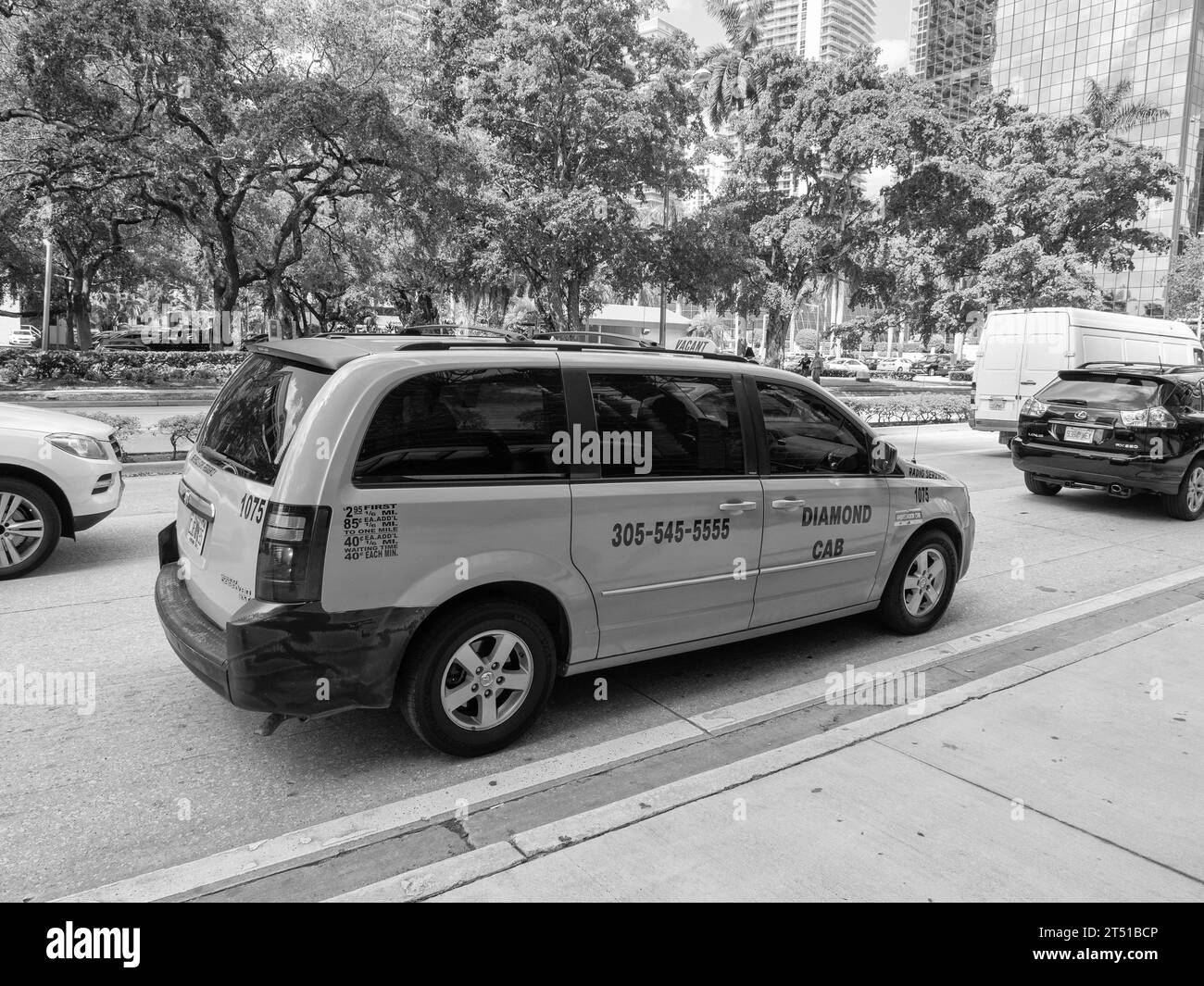 Miami, Florida, USA - 26. Dezember 2015: Diamond Cab Yellow Taxi Car, Seitenansicht. Stockfoto