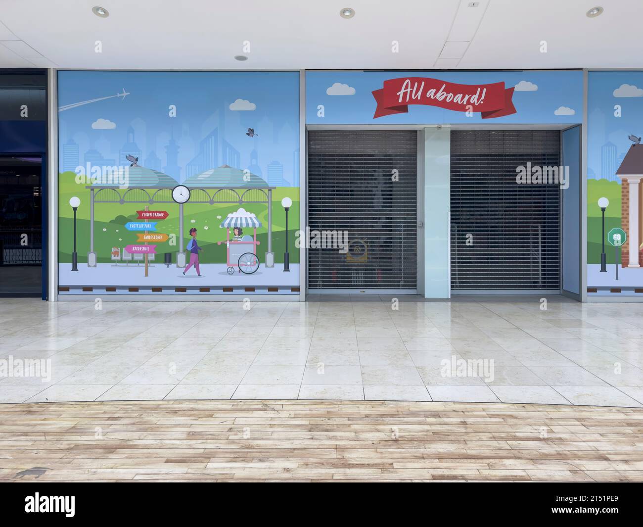 Hampshire, England, Großbritannien. 22.10.2023. Offene und geschlossene Geschäfte in einem Einkaufszentrum in Südengland, Großbritannien. Stockfoto