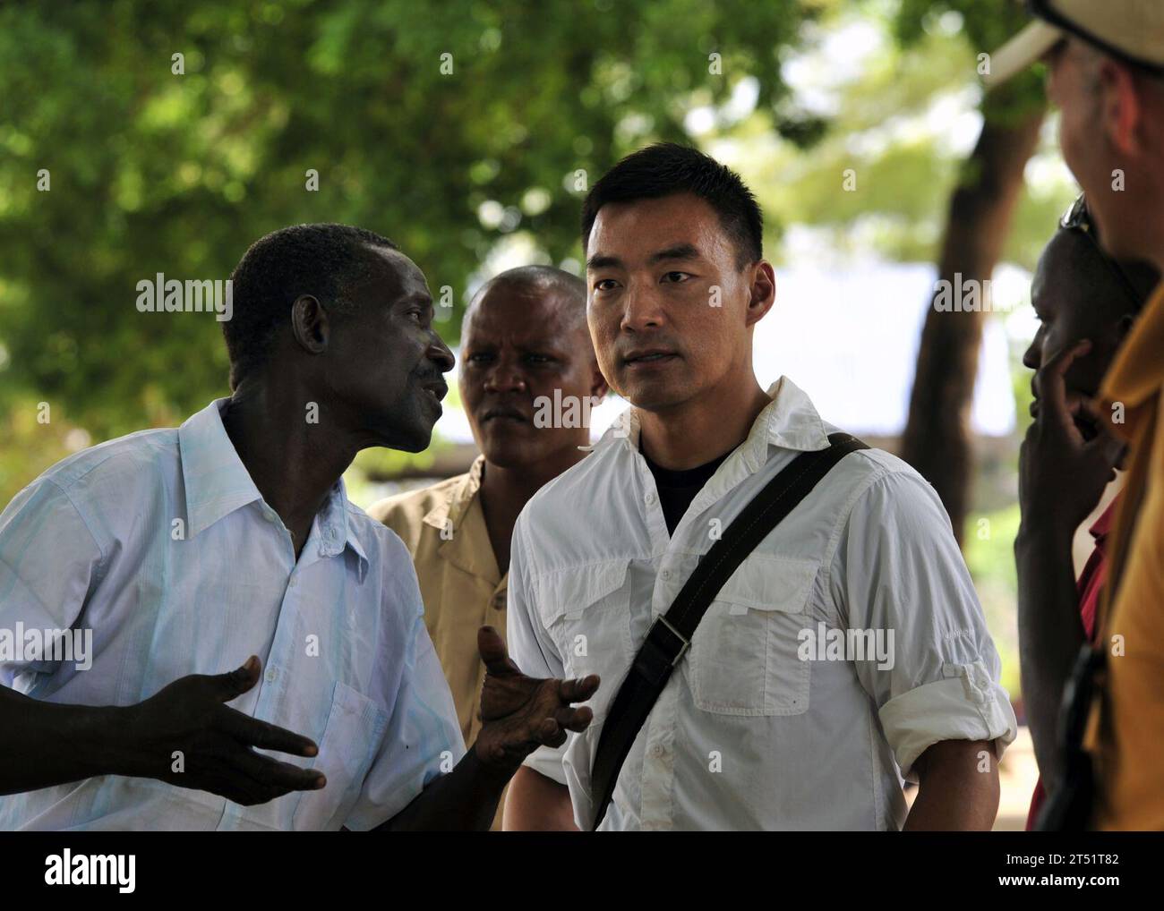 1011177241L-001, CJTF-HOA, Combined Joint Task Force - Horn of Africa, Kenia, Maritime Civil Affairs Team, MC2(AW/SW) Nathan Laird, MCAT 205, U.S. Navy Stockfoto