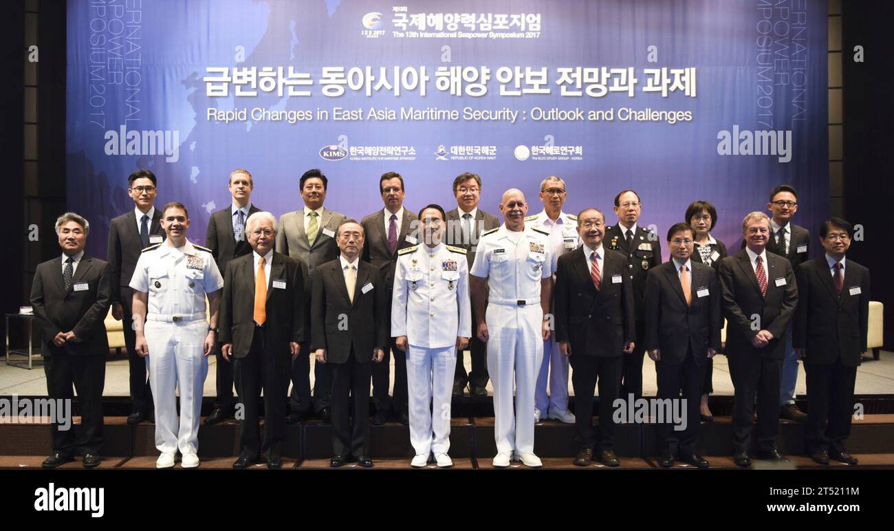 170905TB148-264 SEOUL, Republik Korea (5. September 2017) ADM. Scott Swift, Kommandeur der US-Pazifik-Flotte, hält die Hauptredner auf dem 13. Jährlichen Internationalen Seapower-Symposium der US-Marine der Republik Korea (ROK). Der Besuch von SWIFT umfasst auch Gespräche mit führenden Militärführern der USA und der ROK, um das Engagement der Pazifikflotte für die wichtigsten Verbündeten und die Sicherheit und Stabilität auf der Halbinsel hervorzuheben. Marineblau Stockfoto