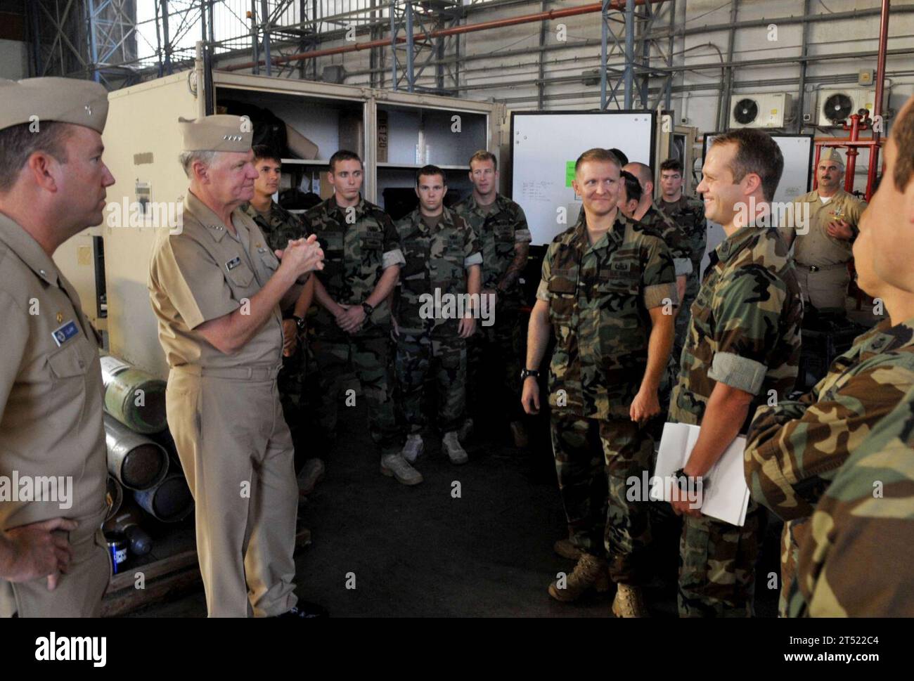 Admiral, CNO, EODMU-8, International, Leadership, Roughead, Matrosen, SIGONELLA, U.S. Navy Stockfoto