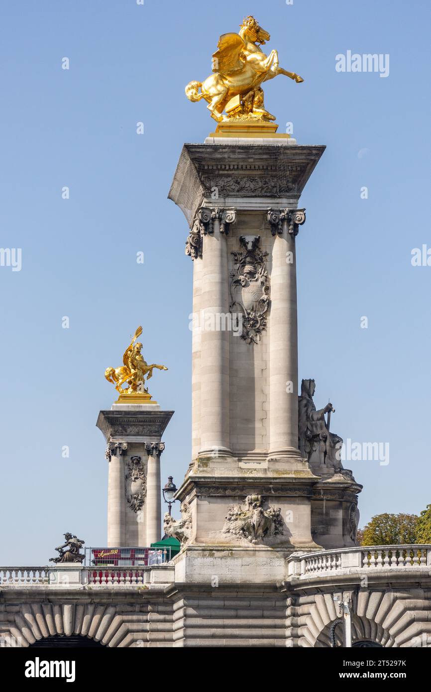 Prunkvolle Brücke Pont Alexandre III, 8. Arrondissement, Paris, Île-de-France, Frankreich Stockfoto