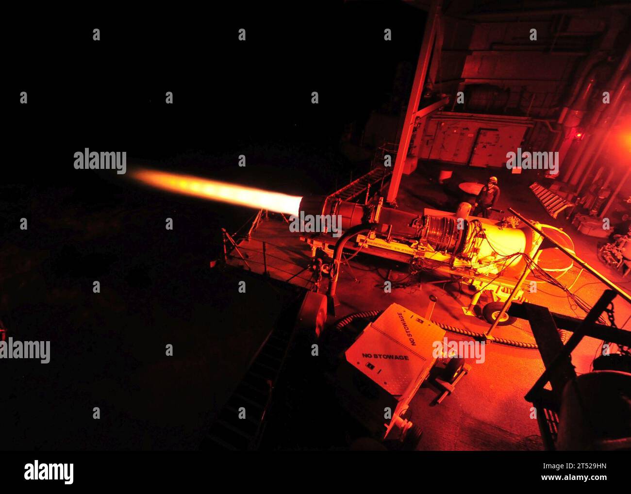 F414 ge 400 jet engine -Fotos und -Bildmaterial in hoher Auflösung – Alamy