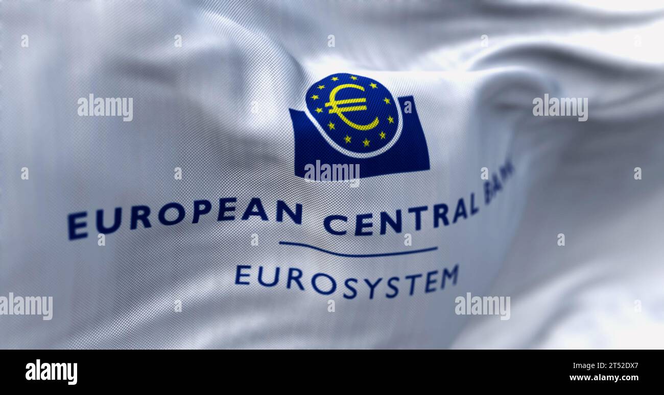 Frankfurt, DE, Juni 28 2023: Nahaufnahme der Flagge der Europäischen Zentralbank im Wind. Redaktioneller 3D-Illustrations-Rendering. Selektiv f Stockfoto