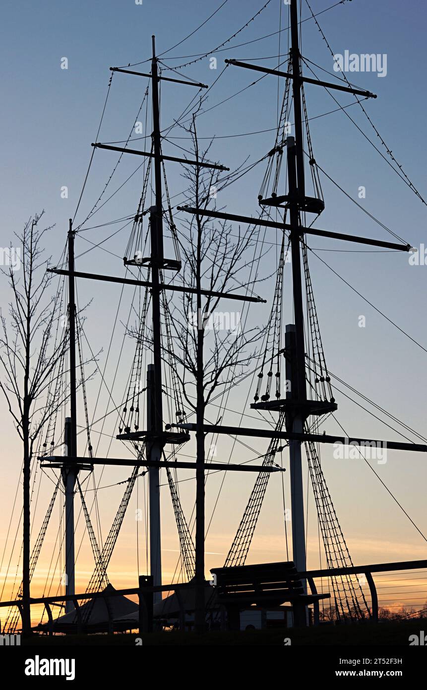 Segelschiff mit mehreren hohen Masten. Stockfoto