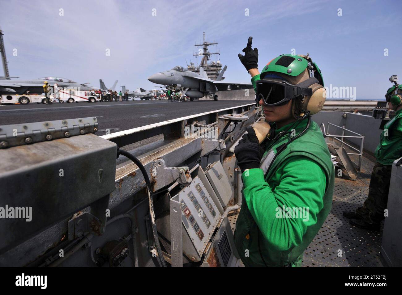 Flugzeug, Flugzeugträger, F/A-18 Super Hornet, Flugdeck, Seeleute, U.S. Navy, USS Enterprise (CVN 65) Stockfoto