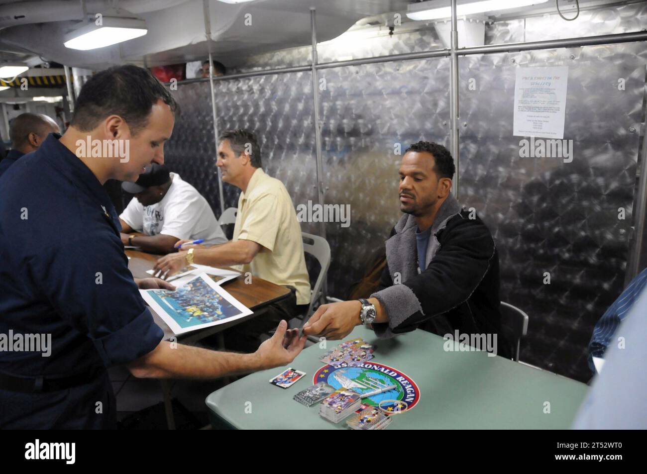 0903207730P-036 PACIFIC OCEAN (20. März 2009) der pensionierte Buffalo ...
