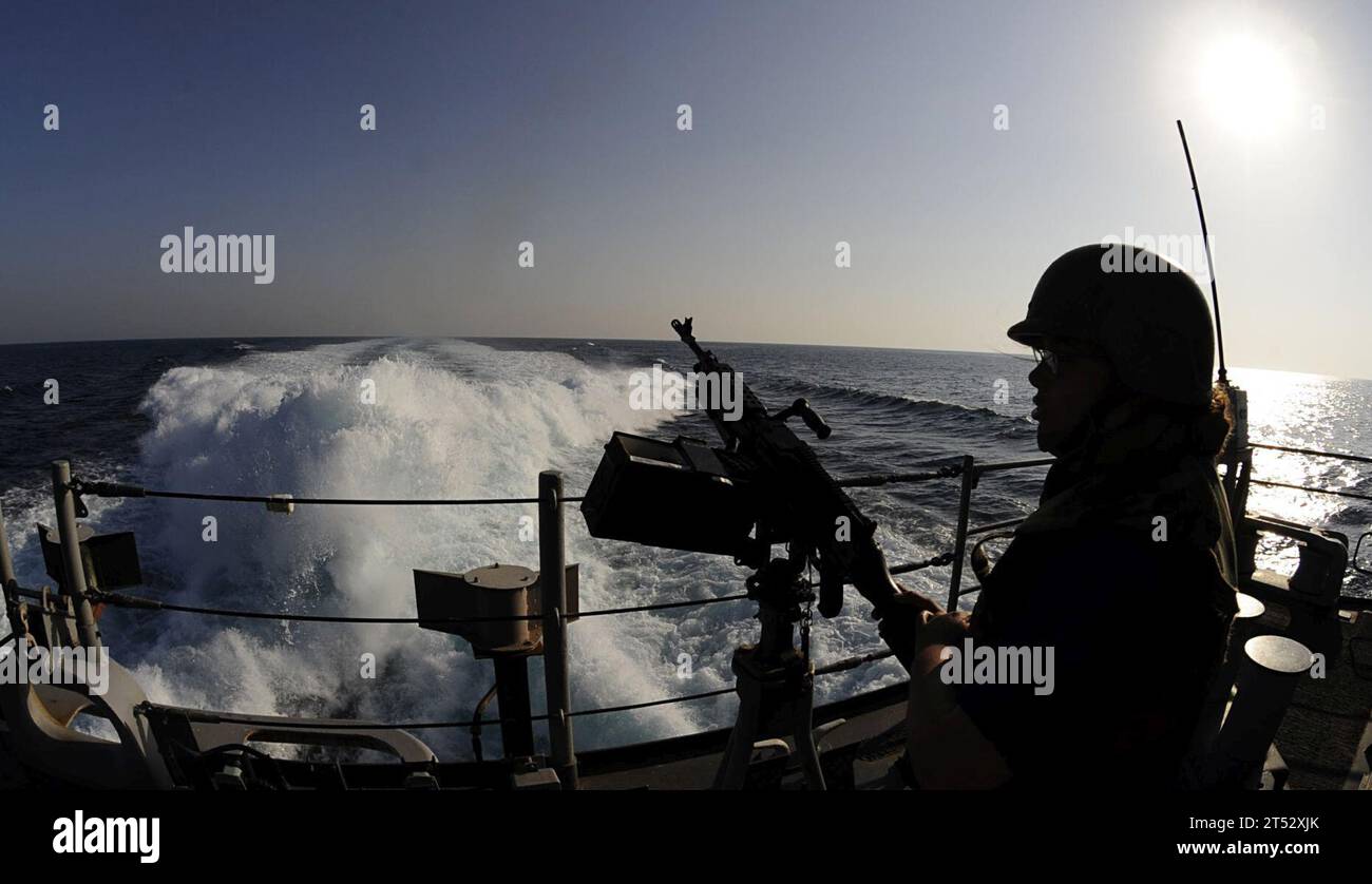 Anti-Piraterie-Operationen, ctf-151, Golf von Aden, Marine, Piraten, U.S. Navy, USS Chosin, USS Chosin (CG 65) Stockfoto