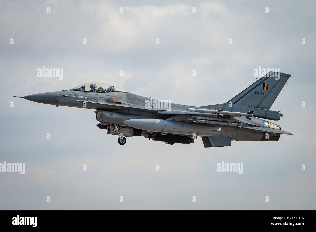 Gioia Del Colle, Italien. November 2023. Lockheed Martin F-16A/B MLU Fighting Falcon der 31st Squadron der Belgischen Luftwaffe während der Übung NATO Tiger Meet 2023 auf dem Luftstützpunkt Gioia del Colle (Italien) Lockheed Martin F-16A/B MLU Fighting Falcon der 31st Belgian Air Force Squadron während der Übung NATO Tiger Meet 2023 auf dem Luftwaffenstützpunkt Gioia del Colle (Italien) Credit: unabhängige Fotoagentur/Alamy Live News Stockfoto