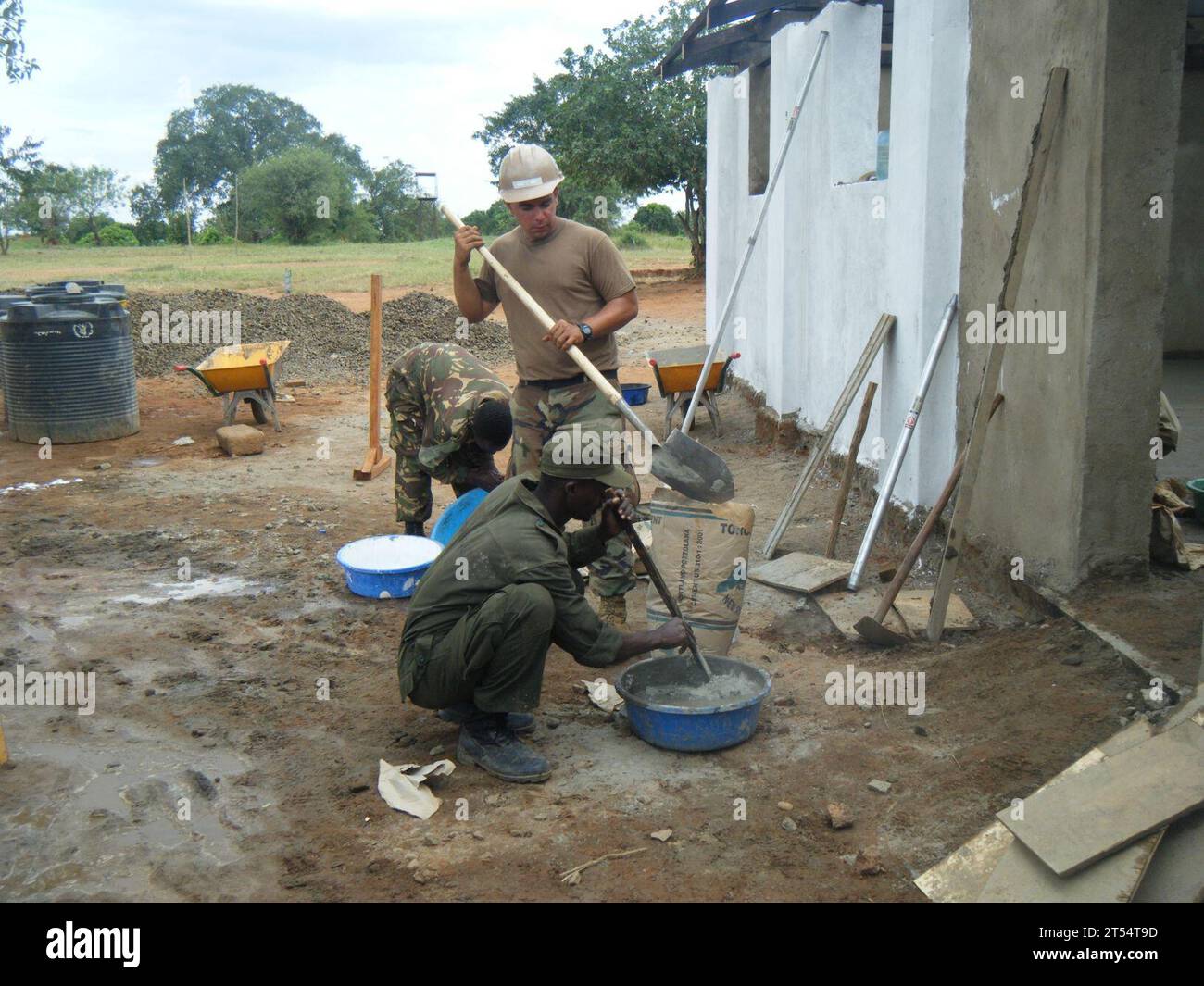 Bauingenieure der ostafrikanischen Gemeinde, Mörser, Übung für natürliches Feuer, mobiles Marinebataillon 3, NMCB-3, Gips, MATROSEN, SEABEES, US Navy Stockfoto