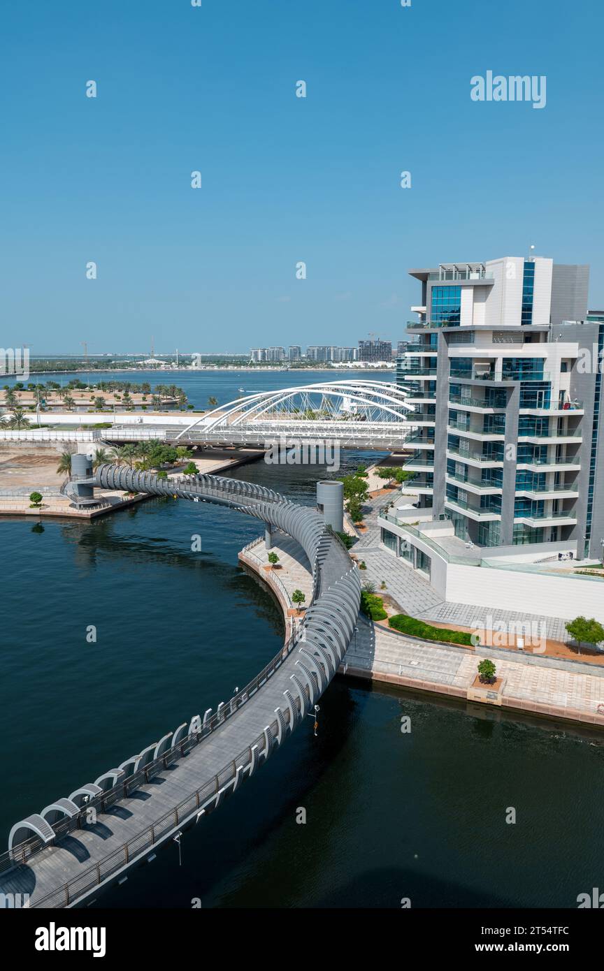 Blick auf den Strand Al Raha in Abu Dhabi, Vereinigte Arabische Emirate, bietet einen modernen und bequemen Wohn- und Geschäftsviertel Stockfoto