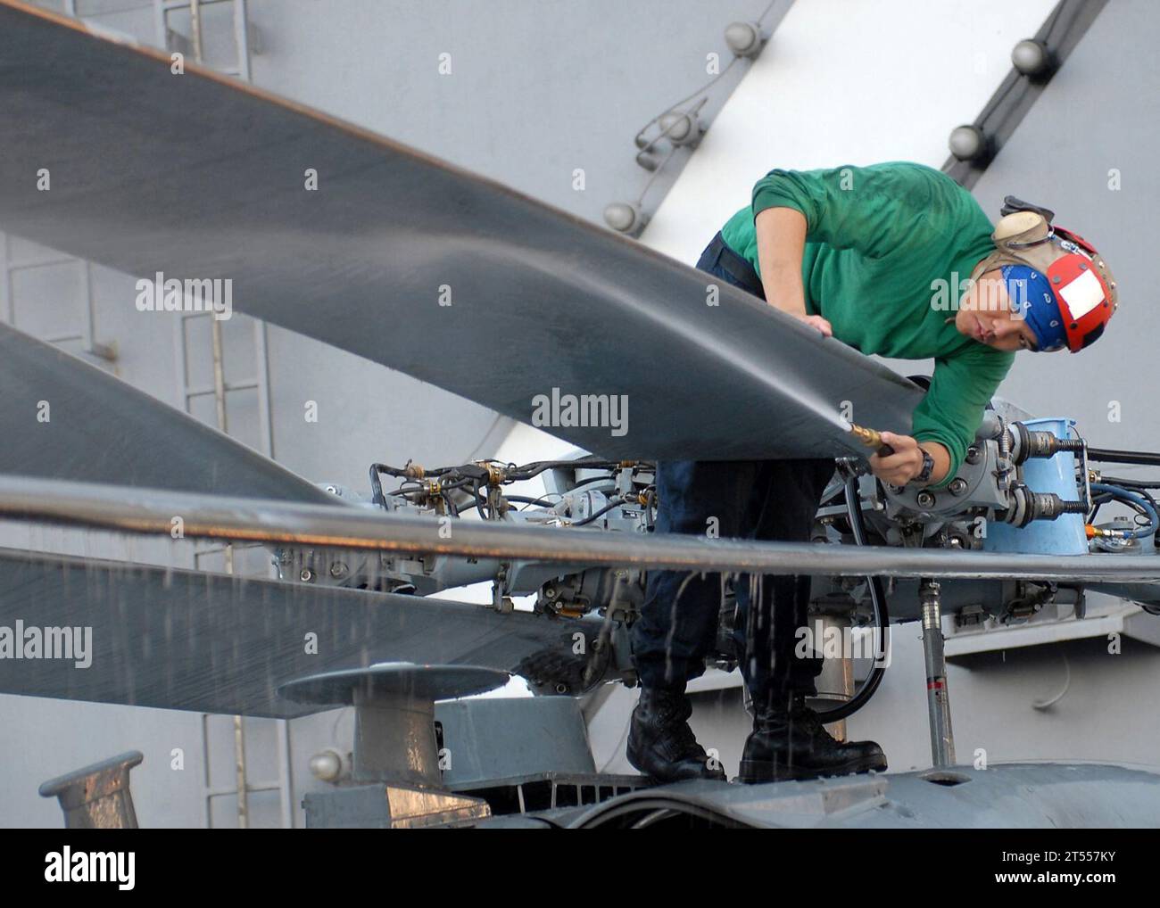 Golden Falcons, Helikopter, Helikopter Sea Combat Squadron 12, HSC-12, Wartung, MH-60S Sea Hawk, Navy, Peoiple, Sailor, U.S. Navy Stockfoto