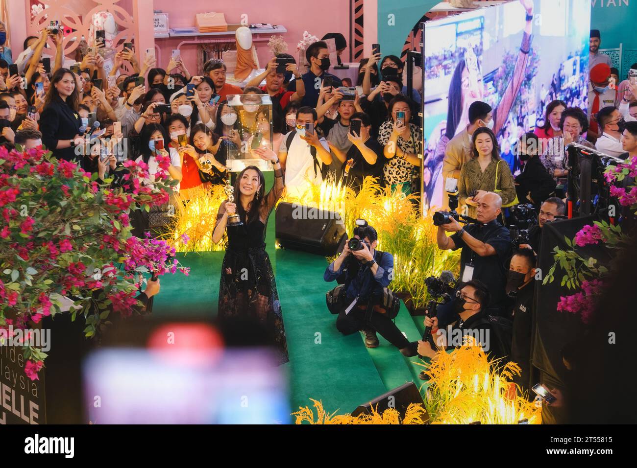 Oscar-Gewinner Tan Sri Datuk Michelle Yeoh beim Homecoming im Pavilion Kuala Lumpur Stockfoto