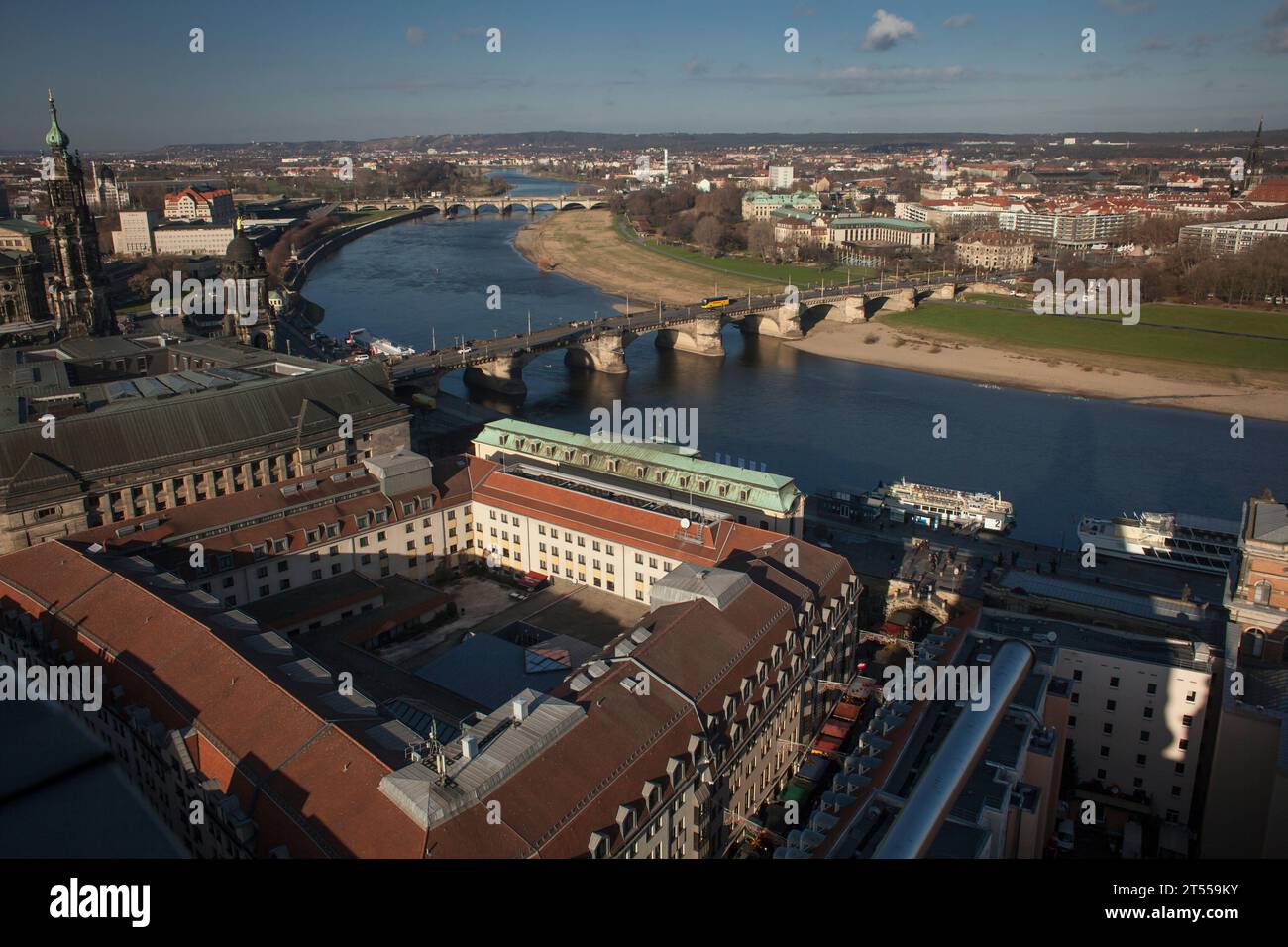 Panoramablick auf die Augustusbrücke, eine Brücke über die Elba in Dresden Stockfoto