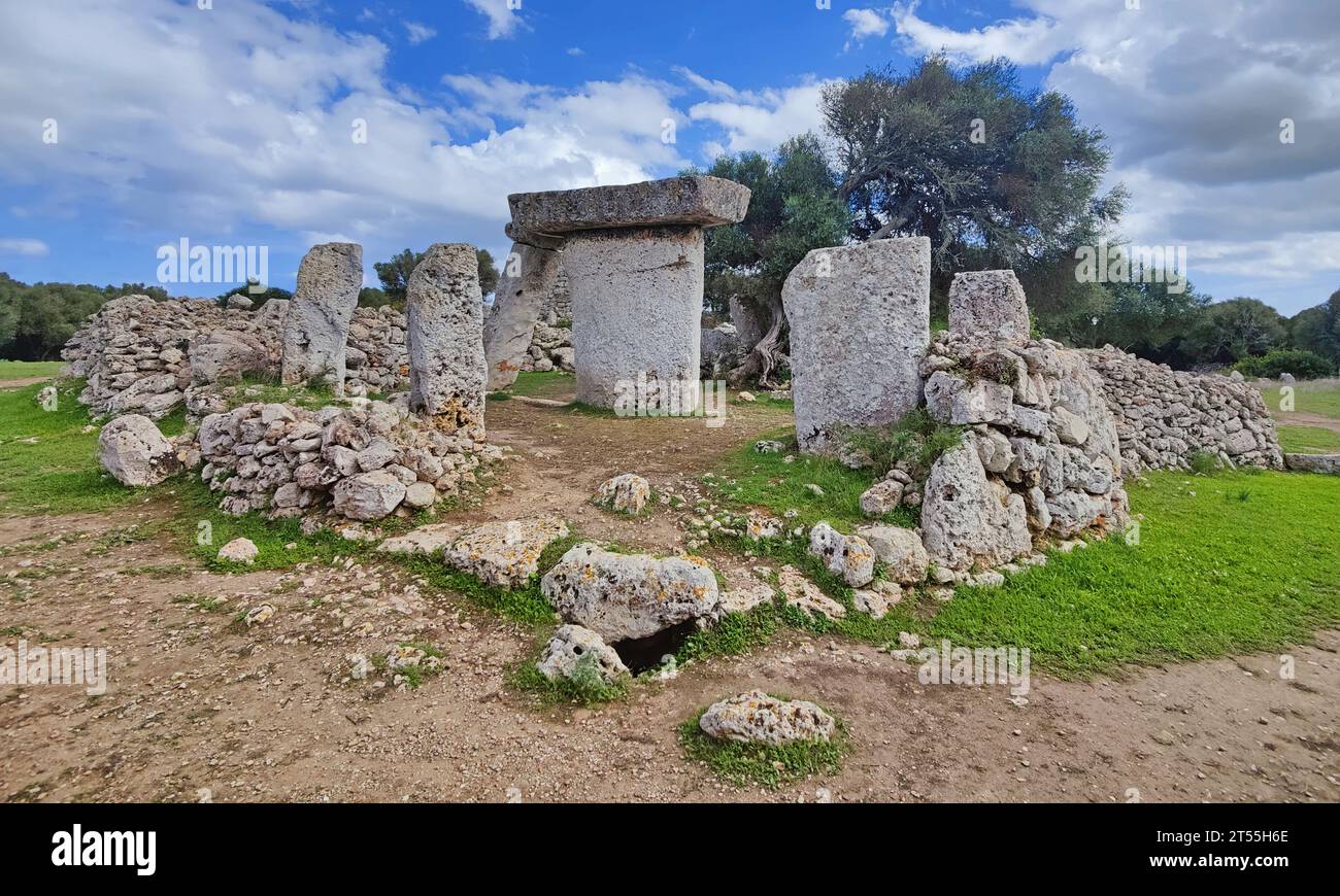 Talatí de Dalt - prähistorisches Gebäude der talaiotischen Kultur in der Nähe von Mao Menorca (Balearen) Stockfoto