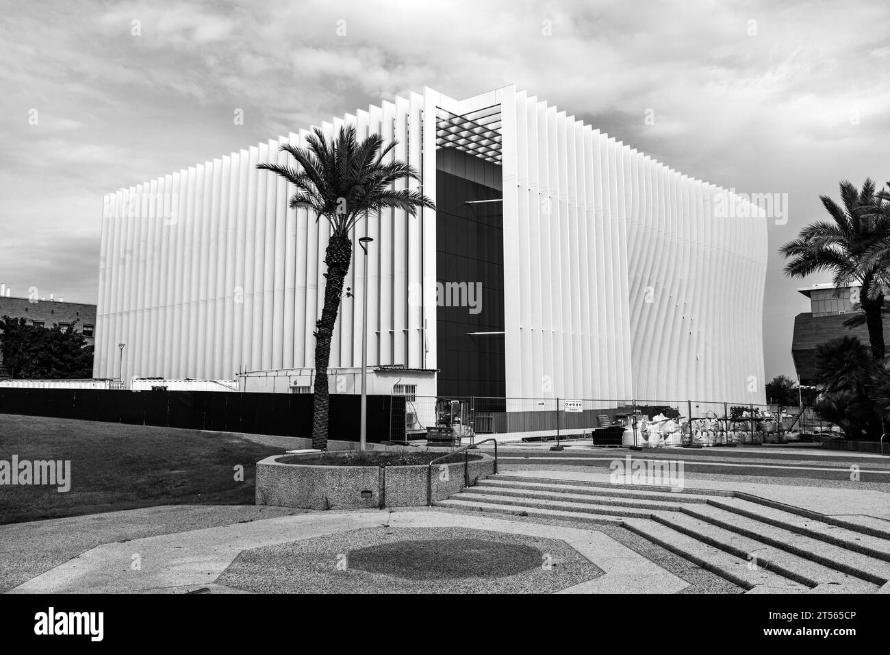 Tel Aviv, Israel - 27. Oktober 2023 - Außenansicht der Gebäude auf dem Campus der Universität Tel Aviv im Norden von Tel Aviv. Stockfoto