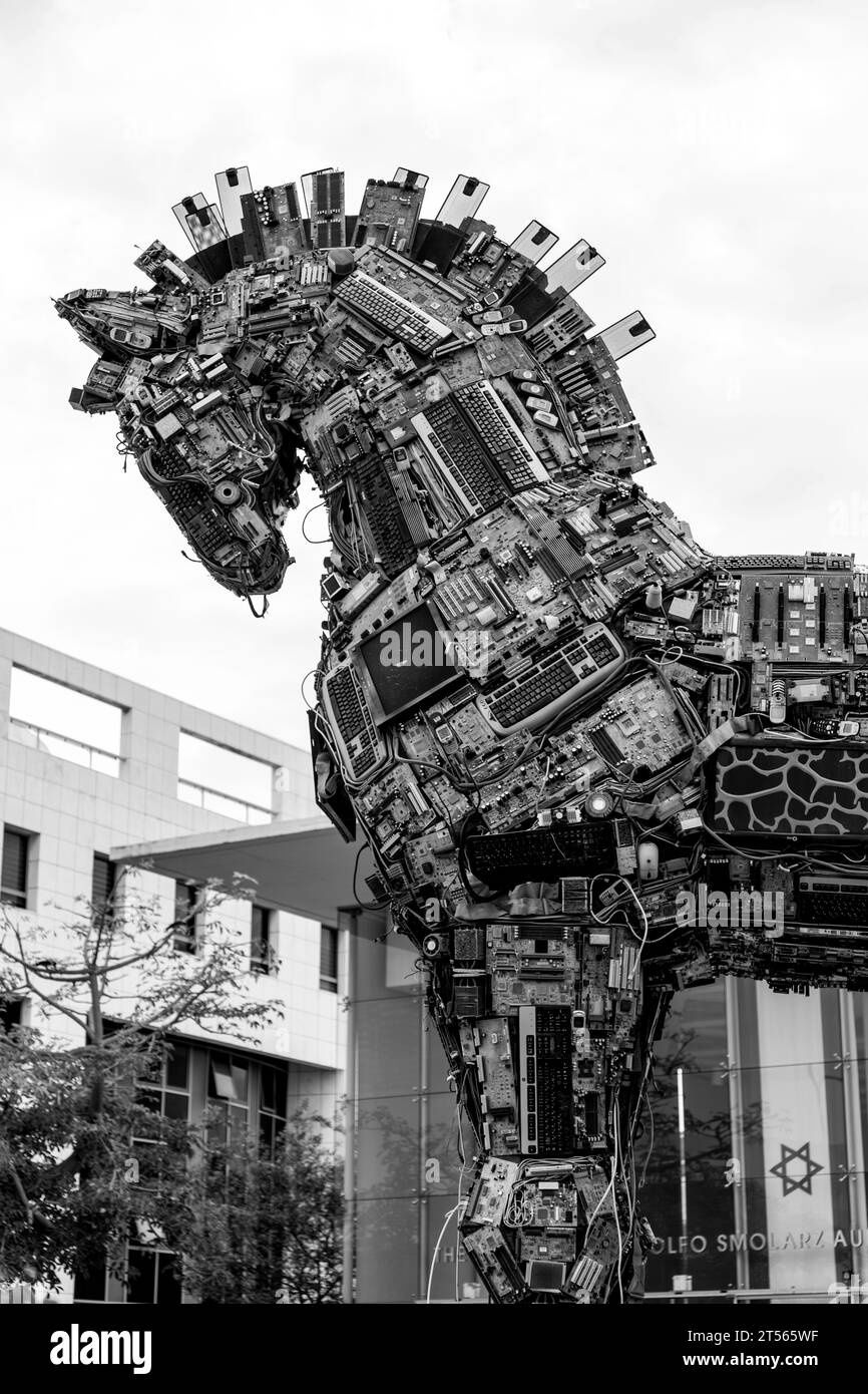 Tel Aviv, Israel - 27. Oktober 2023 - Außenansicht der Gebäude auf dem Campus der Universität Tel Aviv im Norden von Tel Aviv. Cyber Horse s Stockfoto