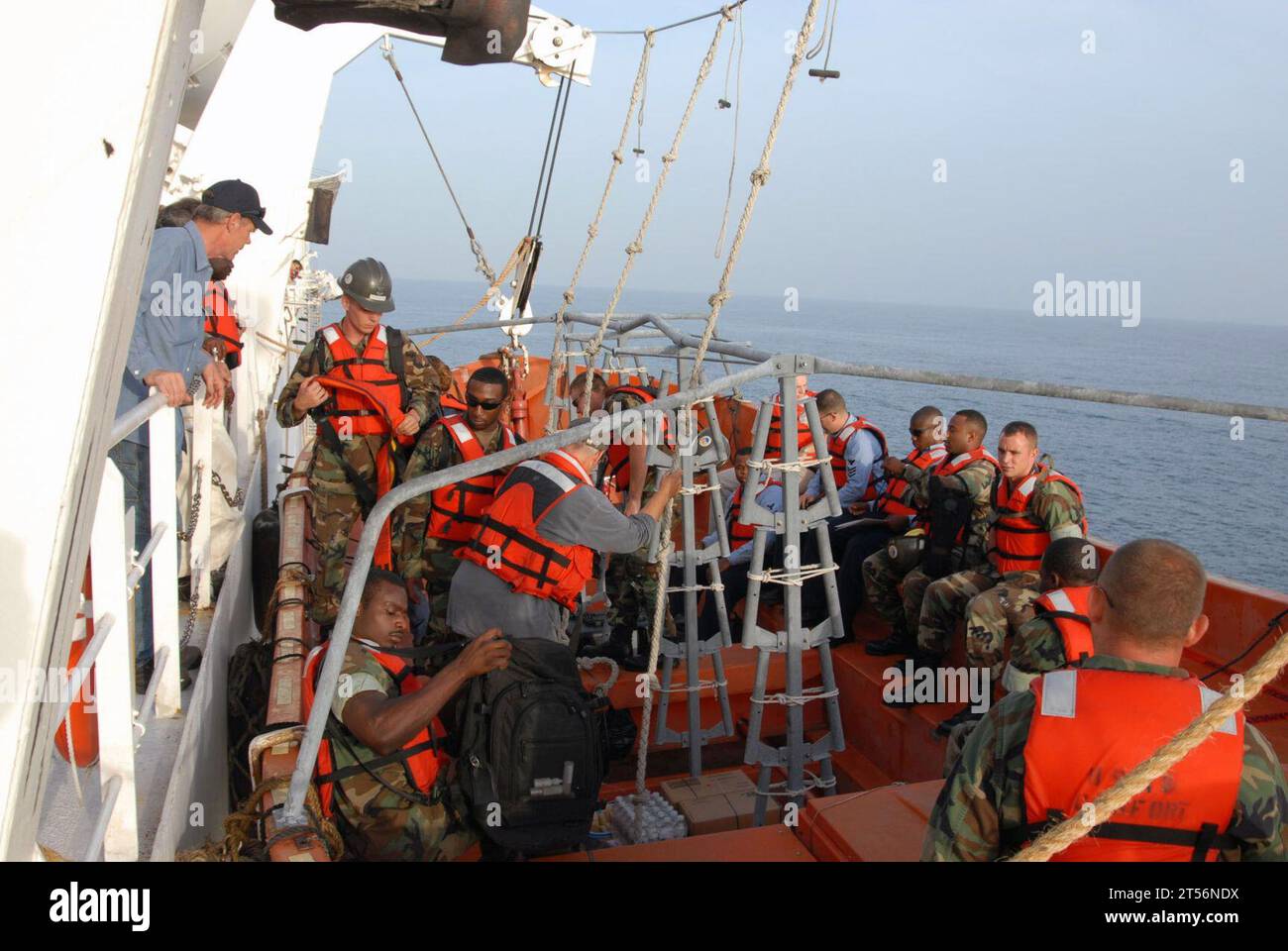 Construction Battalion Maintenance Unit (CBMU) 202, CORINTO, Destroyer Squadron (DESRON) 24, viermonatige humanitäre Hilfe, Lateinamerika und die Karibik, militärisches Sealift Command Krankenhausschiff USNS Comfort (T-AH 20), Marinestreitkräfte Southern Command, Nicaragua Stockfoto