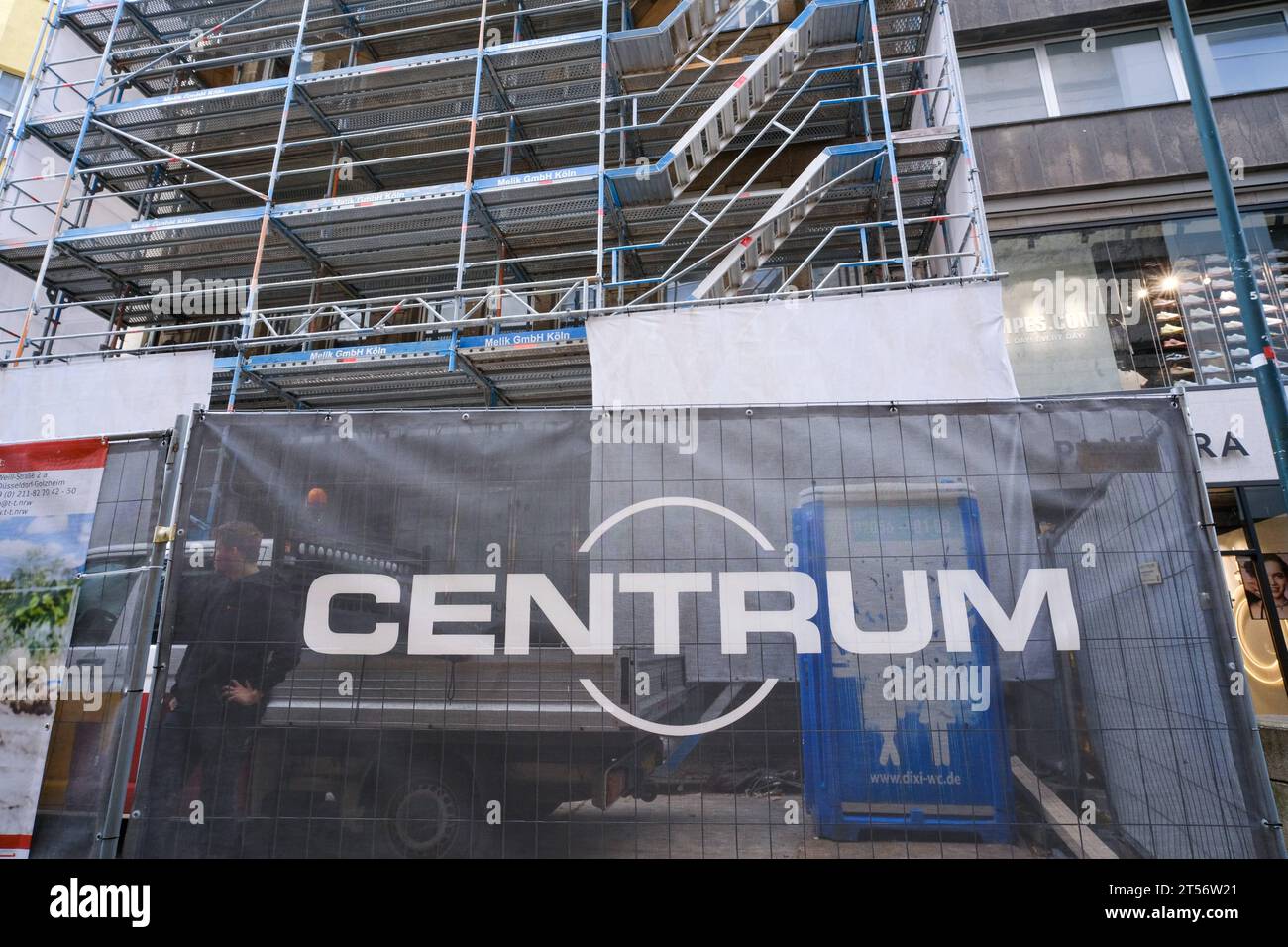 Düsseldorf 03.11.2023 Centrum-Gruppe Bauunternehmer Insolvenz Insolvenzverfahren Investor Immobilieninvestor Centrum-Holding Baustelle Schadowstraße Düsseldorf Nordrhein-Westfalen Deutschland *** Düsseldorf 03 11 2023 Centrum-Gruppe Bauunternehmer Insolvenz Insolvenzverfahren Investor Immobilieninvestor Centrum Holding Baustelle Schadowstraße Düsseldorf Nordrhein-Westfalen Deutschland Stockfoto