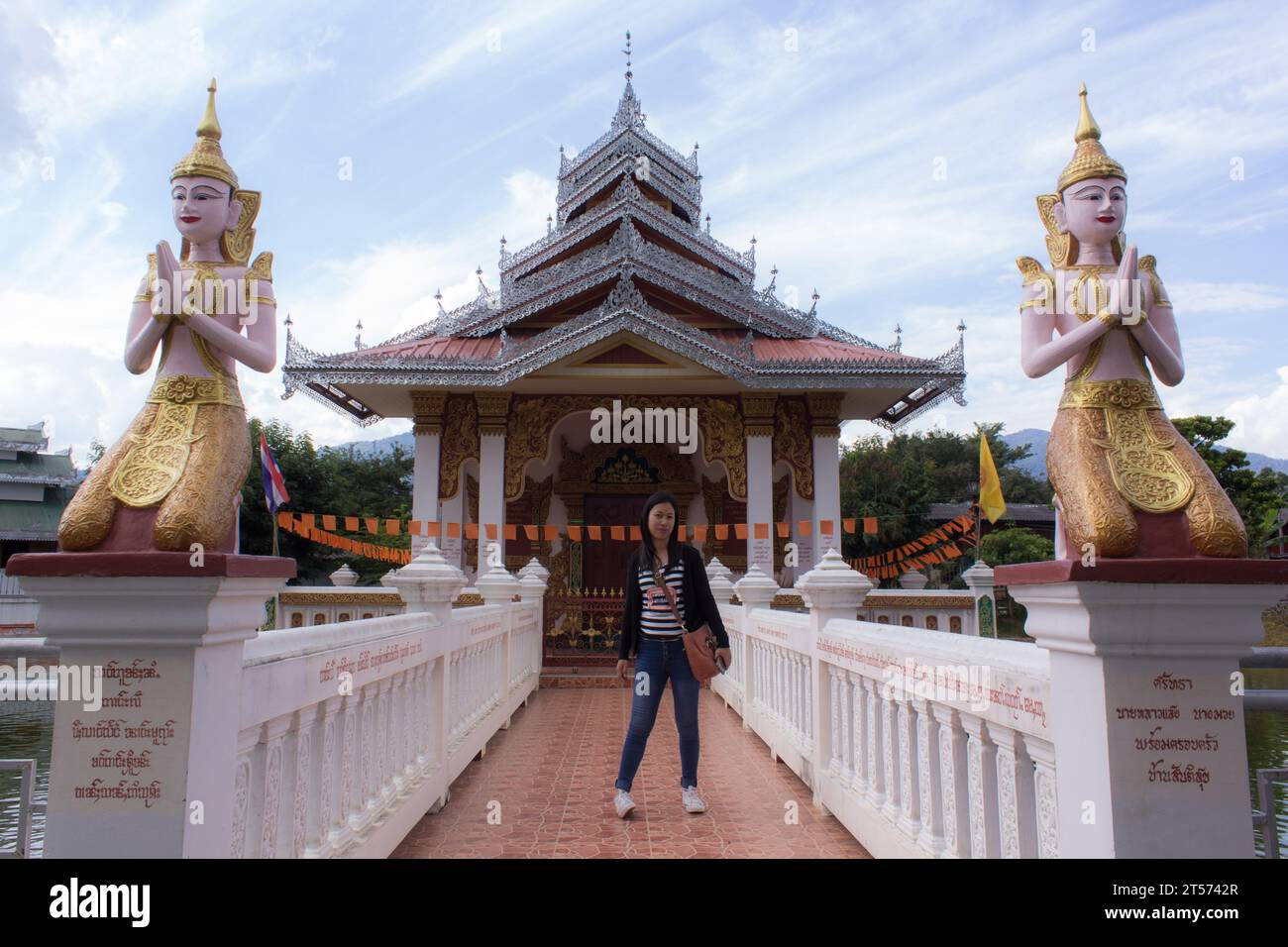 thai Woman shan Tempel, Wat Nong Kok kam, Wianghaeng Chiangmai Stockfoto