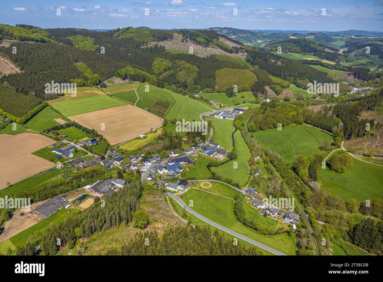 Luftaufnahme Sieperting und Waldschäden, Sieperting, Eslohe, Sauerland, Nordrhein-Westfalen, Deutschland Stockfoto