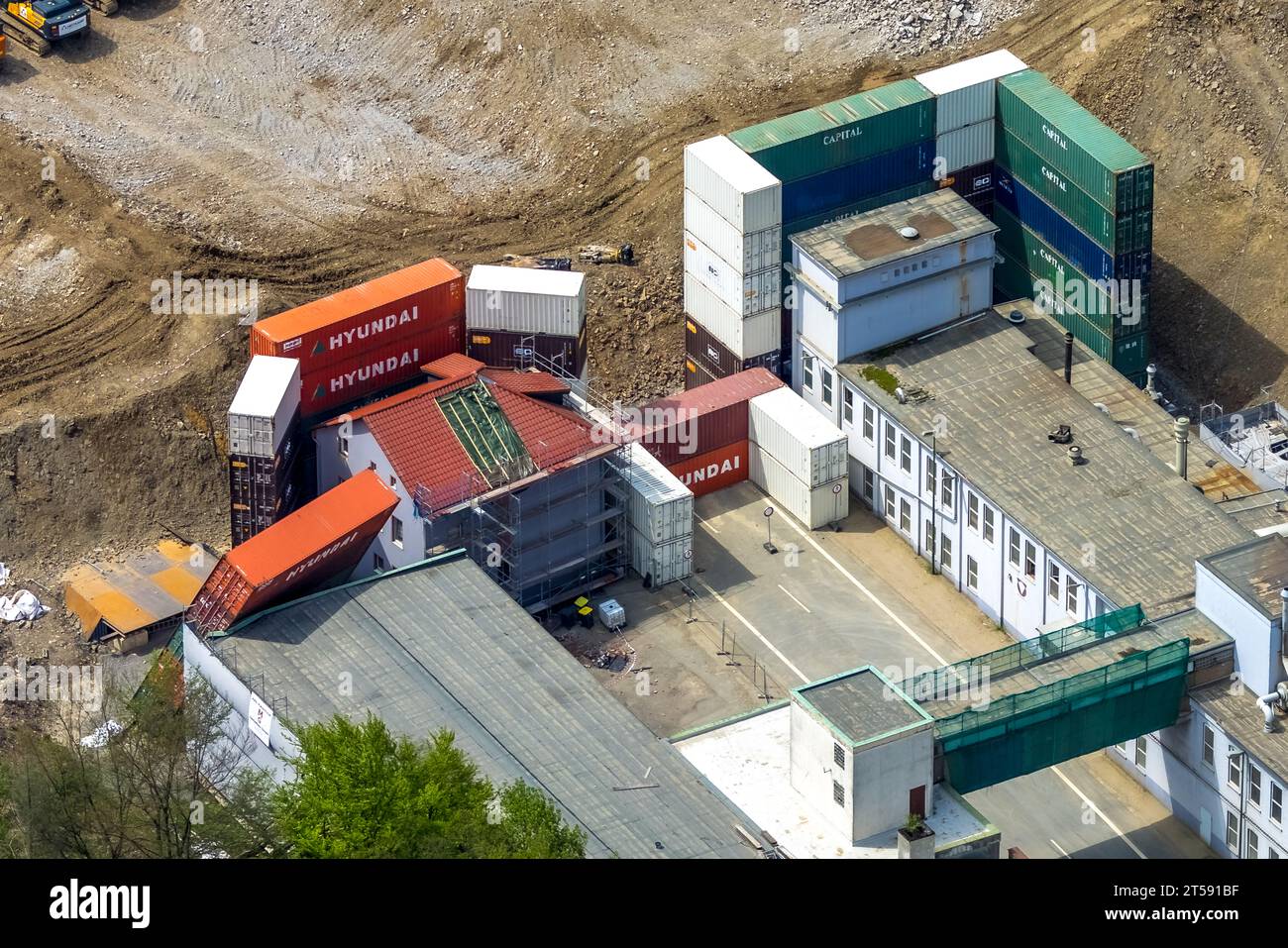Luftbild, gesprengte Autobahnbrücke Rahmede bei Lüdenscheid, Sanierungsarbeiten und Schadensbeurteilung, Lüdenscheid, Sauerland, Nordrhein-Westfalen, G Stockfoto