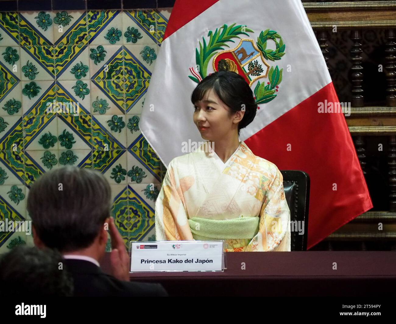 Lima, Peru. November 2023. Ihre Kaiserliche Hoheit Prinzessin Kako von Akishino besucht Peru im Rahmen der Aktivitäten zur Feier des 150. Jahrestages der Aufnahme diplomatischer Beziehungen zwischen Japan und Peru. Sie ist eine Nichte des Kaisers Naruhito und der zweitälteste Enkel des emeritierten Kaisers Akihito Credit: Fotoholica Press Agency/Alamy Live News Stockfoto