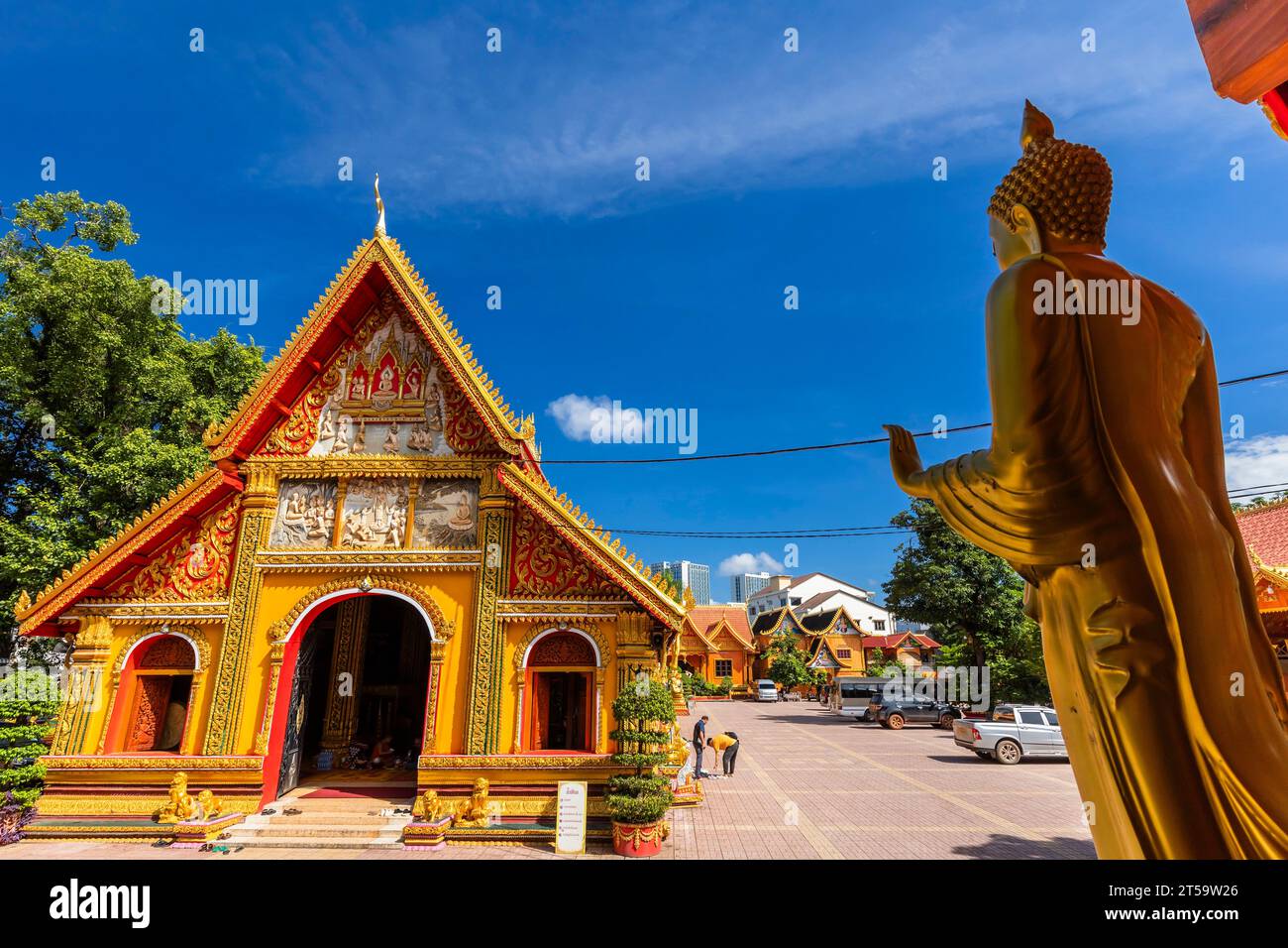 Wat Si Muang (Wat Simuong), Außenseite des dekorativen Hauptschreins (Haupthalle), Buddha-Statue, Vientiane, Laos, Südostasien, Asien Stockfoto