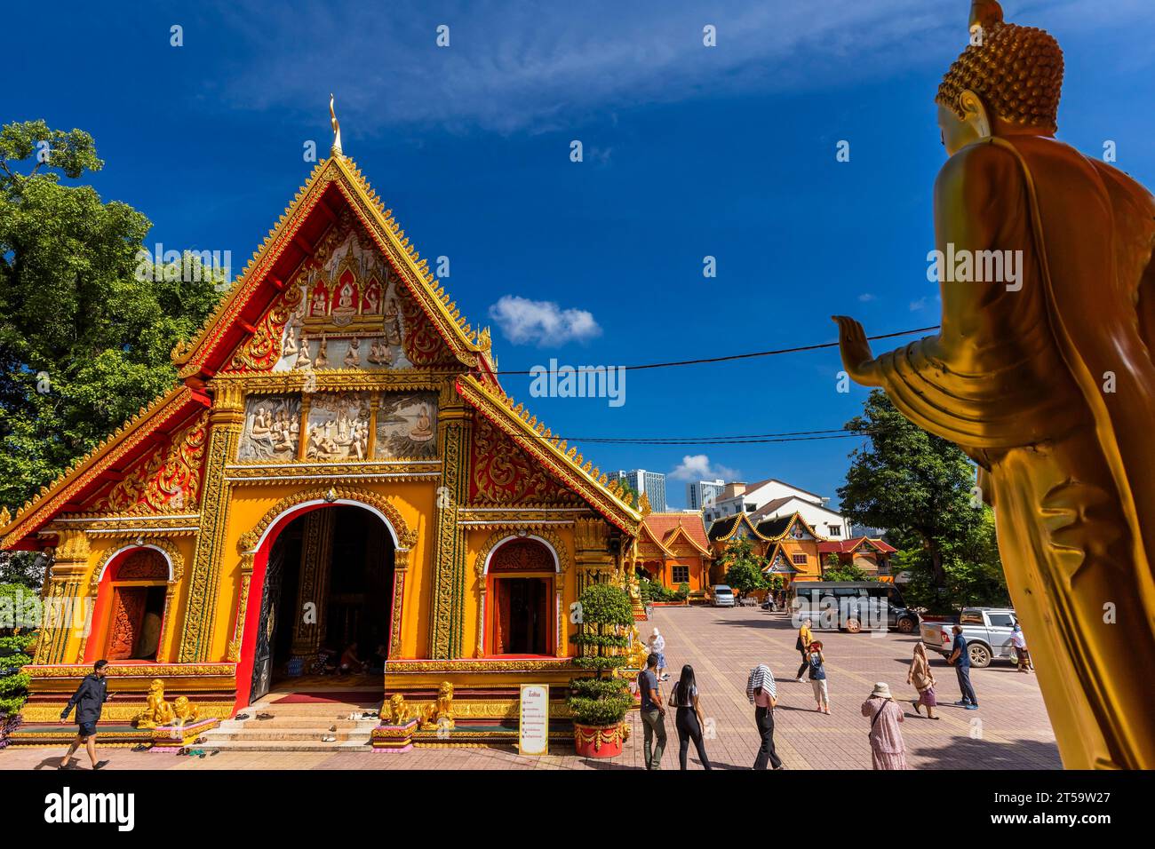 Wat Si Muang (Wat Simuong), Außenseite des dekorativen Hauptschreins (Haupthalle), Buddha-Statue, Vientiane, Laos, Südostasien, Asien Stockfoto