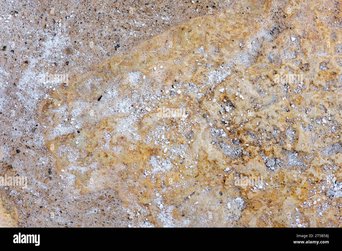 Farben, Texturen und Muster auf einem Naturstein. Steinhintergrund. Stockfoto