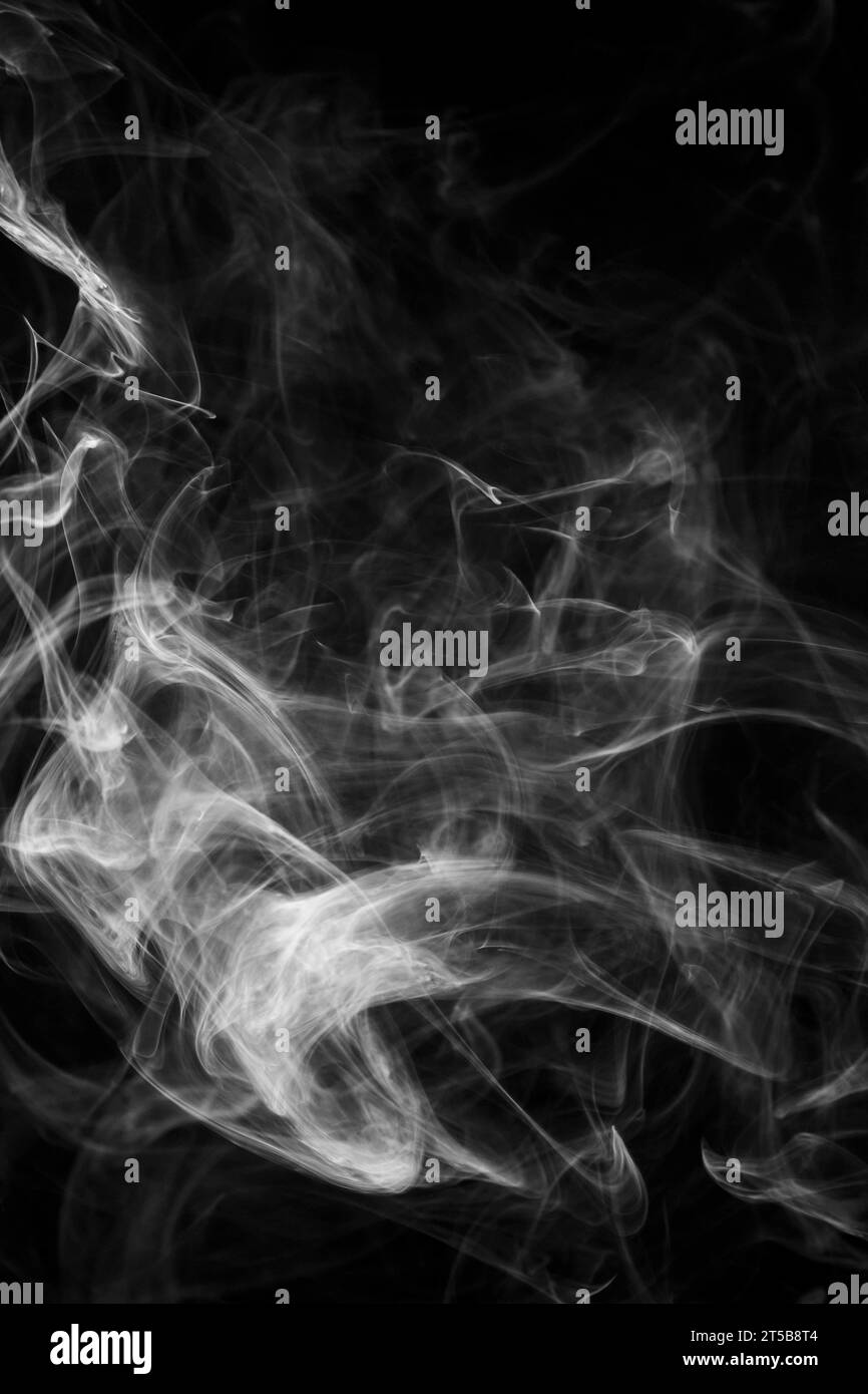 Getönter Rauch strukturierter Nebel schwarzer Hintergrund Stockfoto