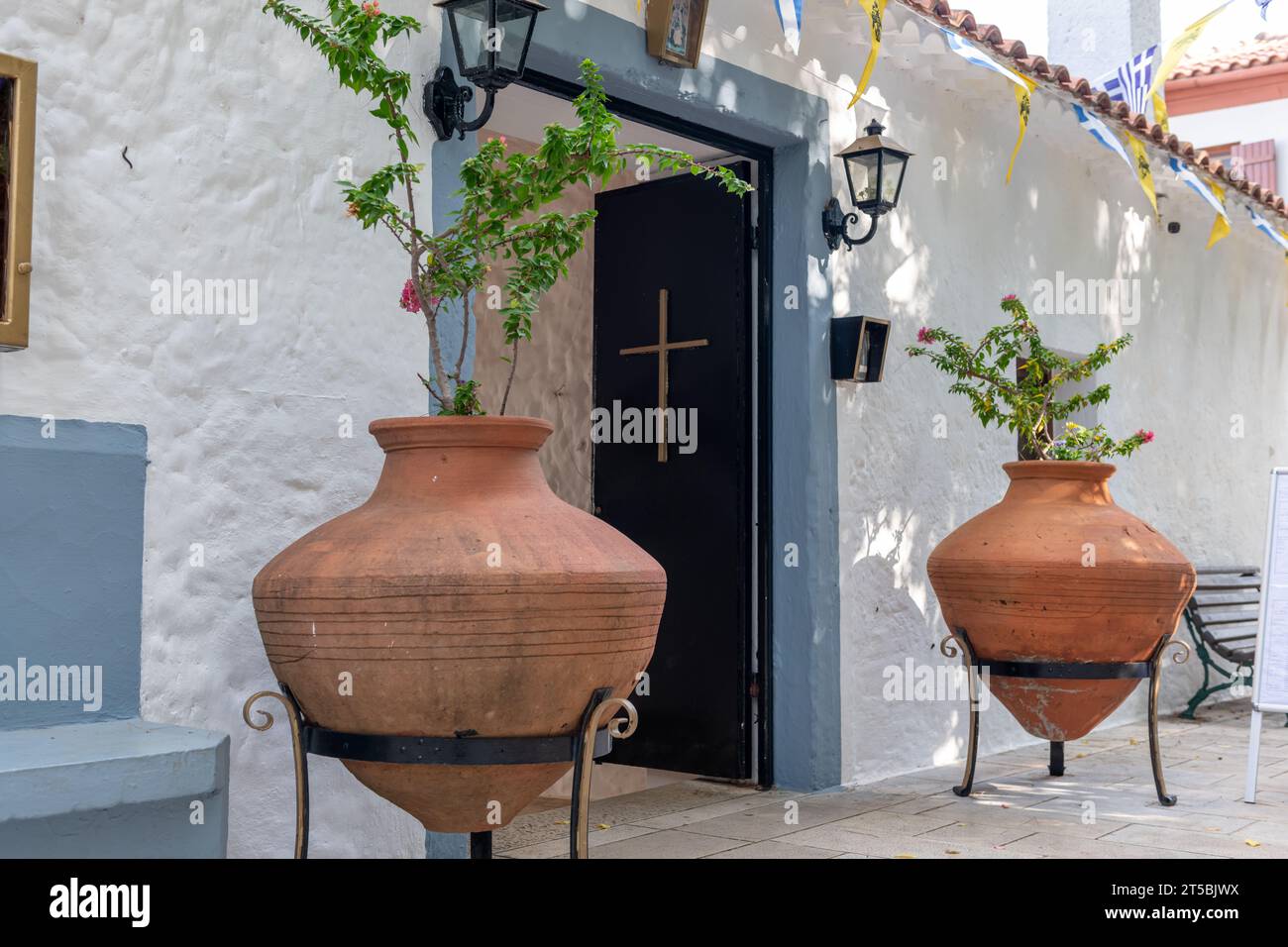 Architektonische Details eines griechischen Klosters. Stockfoto