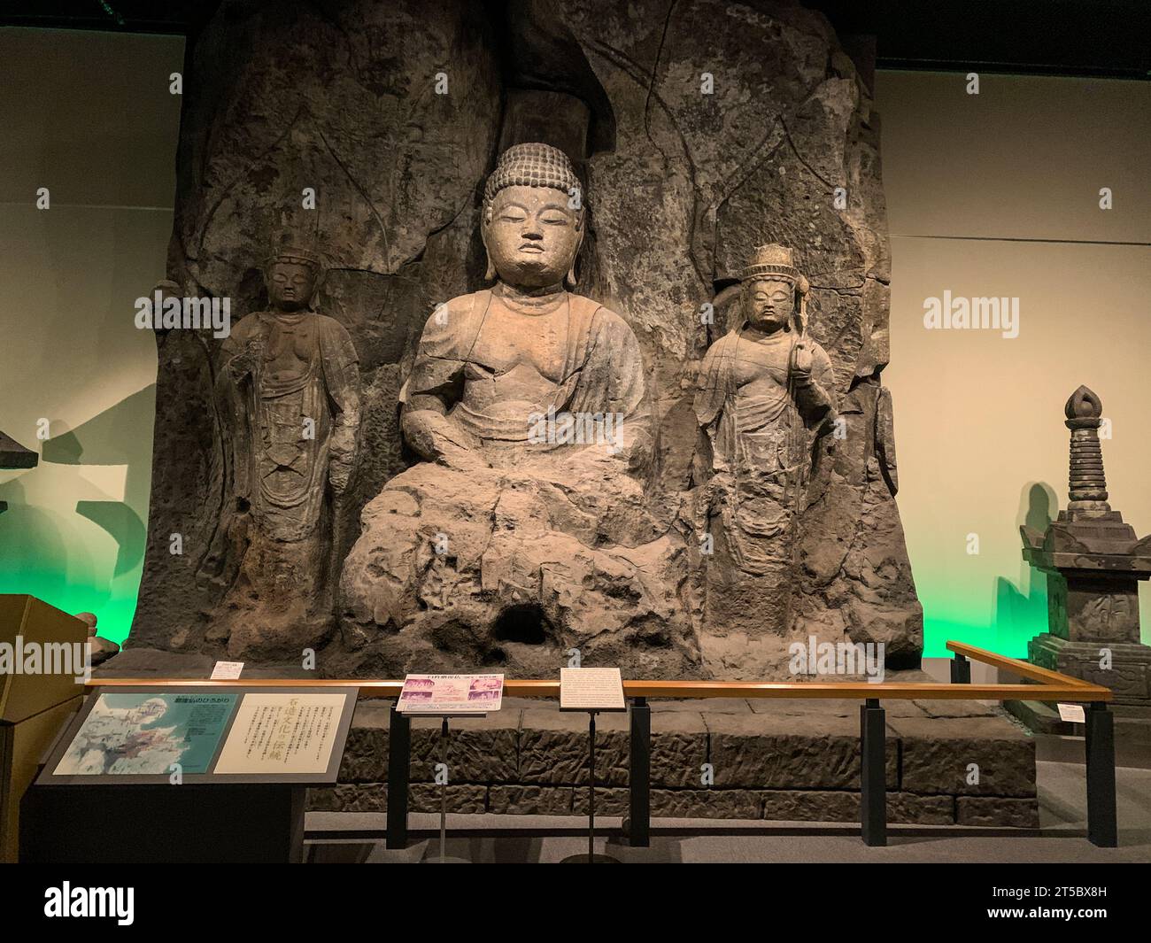Japan, Kyushu, Usa. Buddhistische Ausstellung im Oita Prefectural History Museum. Stockfoto