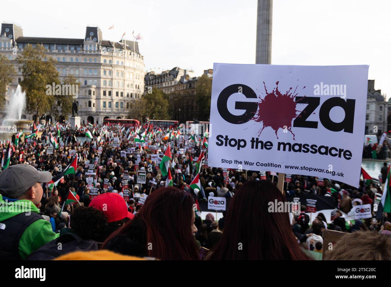 Pro-palästinensische Demonstranten versammelten sich in ihrer Nachbarschaft, um Palästina und einen Waffenstillstand zu unterstützen, und zogen dann in Richtung Trafalgar Square. Quelle: Sinai Noor/Alamy Live News Stockfoto