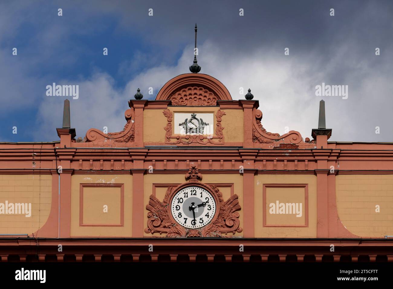 Uhr an der Fassade des FSB-KGB-Gebäudes (Lubyanka-Gebäude) Stockfoto