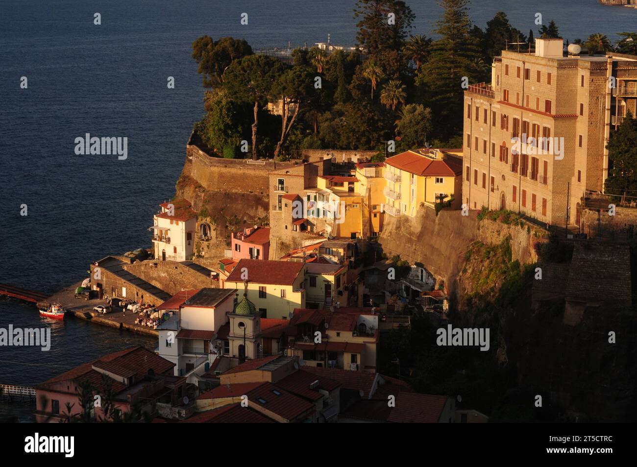 Blick in Sorrent bei Sonnenuntergang Stockfoto