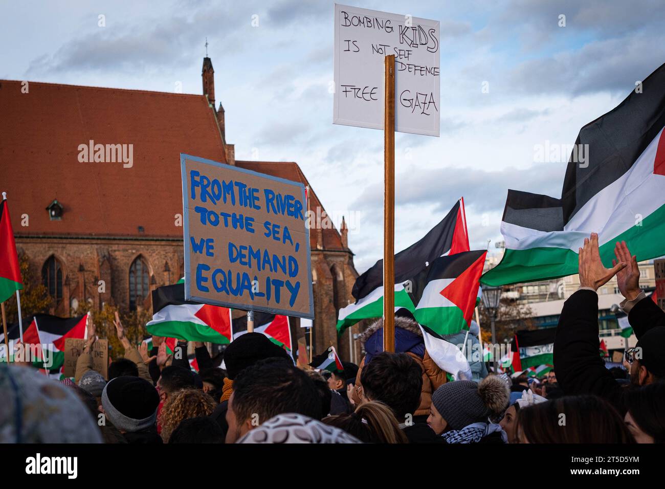 Berlin, Deutschland - 4. November: Freie Demonstration Palästinas in Berlin Stockfoto